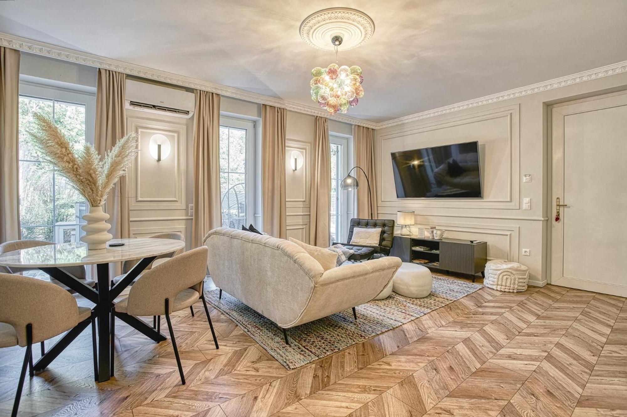 The Doors Luxury Apartment Mosonmagyaróvár Eksteriør billede