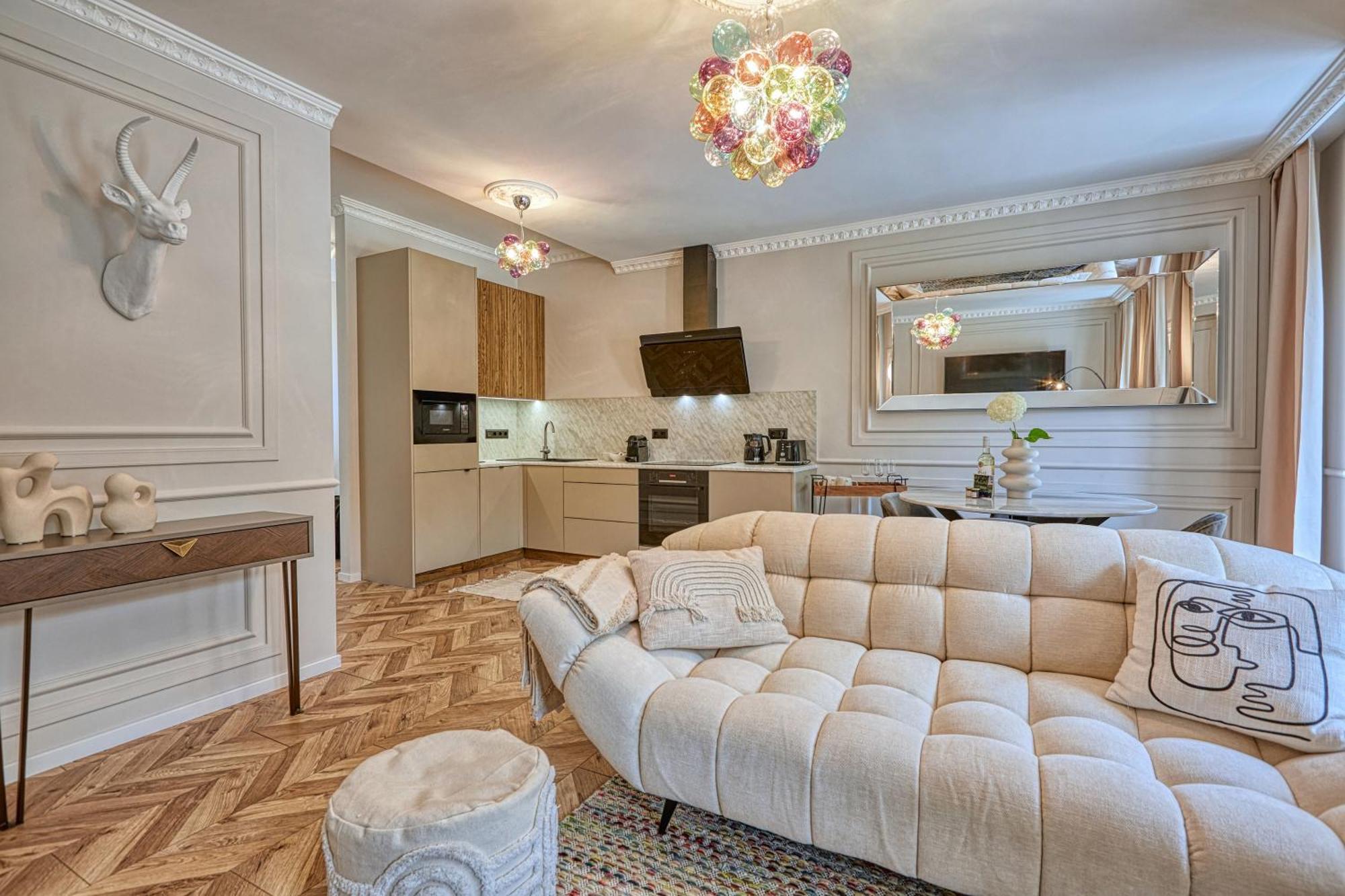The Doors Luxury Apartment Mosonmagyaróvár Eksteriør billede